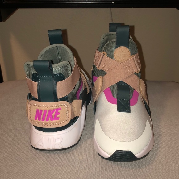 Nike Air Huarache 6.5 - Picture 1 of 8